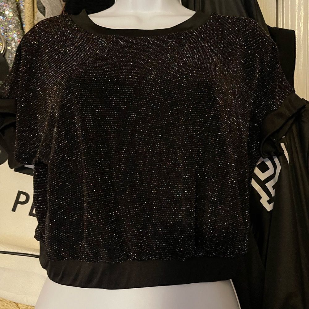 2/$15 Multicolored Sparkly Short sleeve cropped top